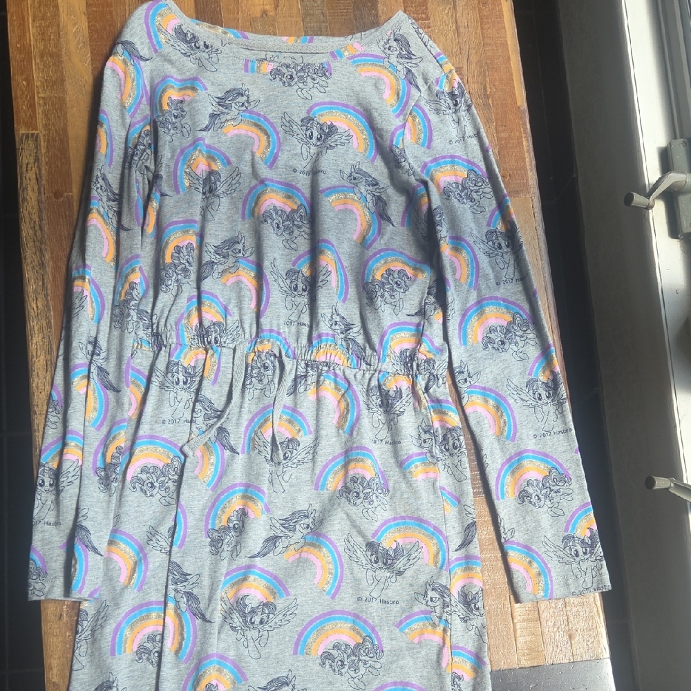 GAP Kids Gray Tee with Rainbow and Unicorn Design